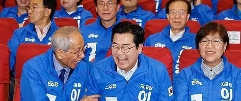 韩国总统大选：李在明稳了











天哪！韩国政治突然炸锅了！一场惊