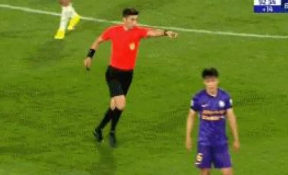 成都蓉城陷入舆论漩涡，难道它们要步入“苏宁”后尘退出中超吗？
        先