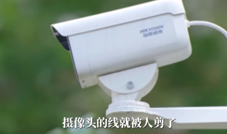 严查到底！”近日，广东广州，一女子家门口竟然被楼上的邻居高空抛物，搞的乱七八糟！