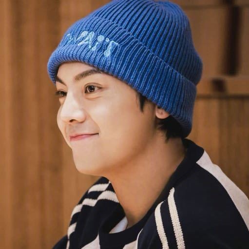 以前看他电视剧的时候觉得他适合拍电视剧，而且录制综艺也挺有趣！ ​​​