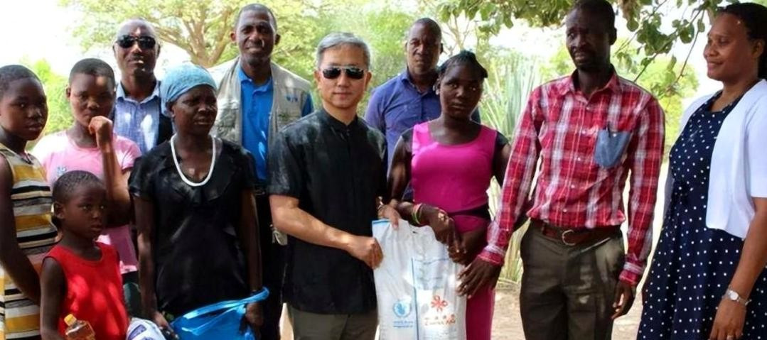 中国援助非洲 换来意外惊喜











非洲小国纳米比亚，当年穷得叮当