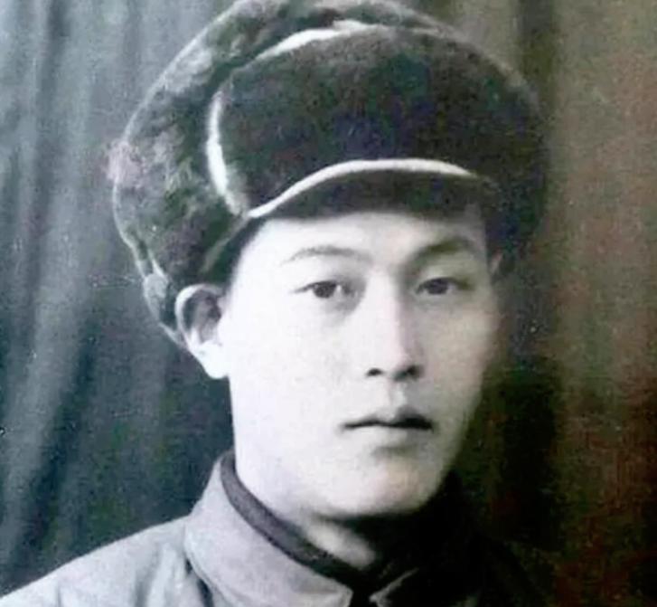 1952年，志愿军战士张文荣被美军俘虏后叛变，接受完改造后，他奉命打入志愿军内部