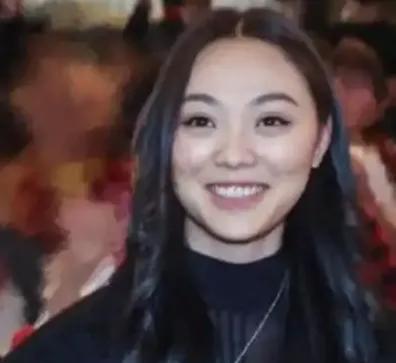 李思隐忍三十年，只为等一个为母复仇的时机。曾经母亲黄秋燕与父亲李连杰的爱恨纠葛，