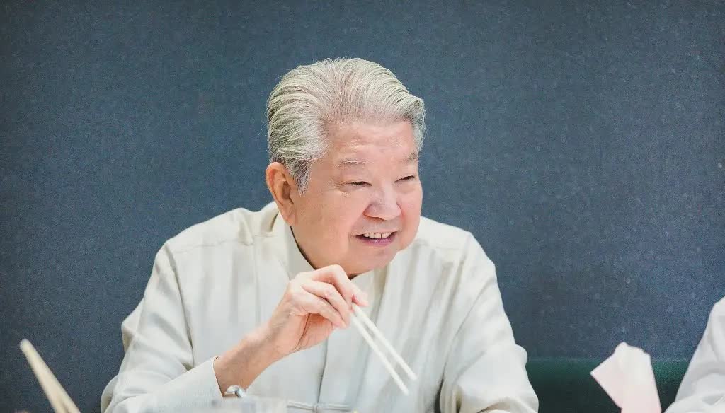 这本书适合各年龄层读者，尤其是处于人生变化中的人