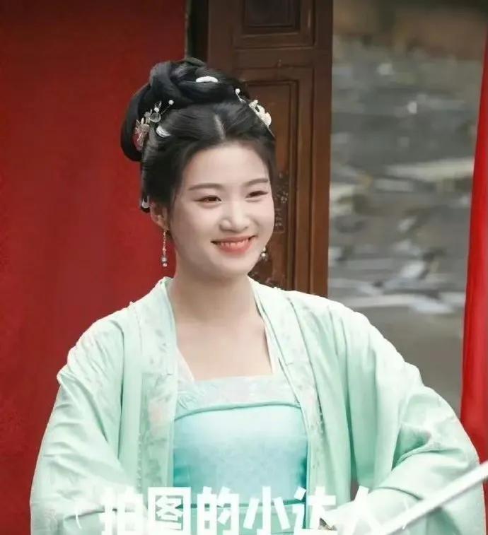 卢昱晓又被吐槽“太胖”
这已经不是她第一次被吐槽发胖，上一部古偶《榜上家婿》也被