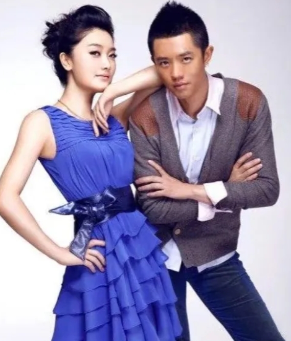 万万没想到，玲花说她和曾毅在一起24年了，每次演出都不敢和曾毅有眼神交流，不是心