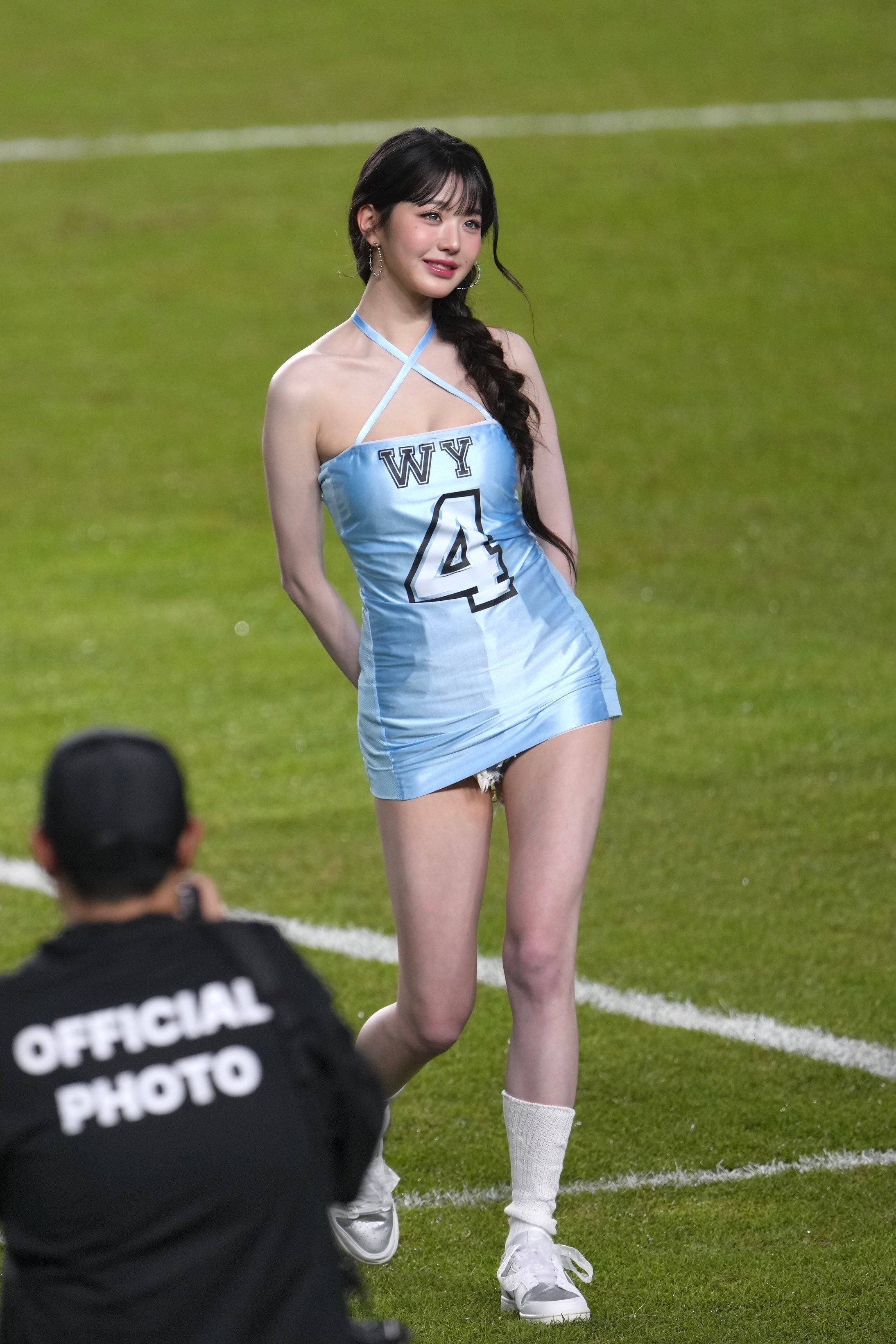 韩国女星张元英清纯有活力，一双大长腿太迷人！