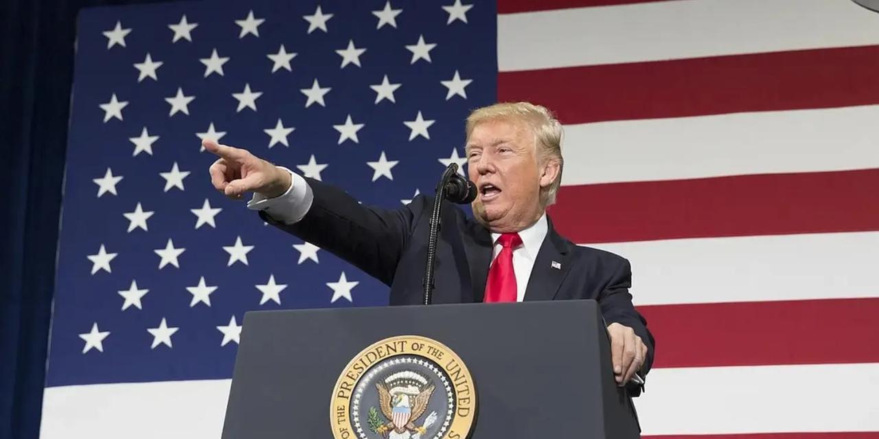 俄罗斯联邦安全会议副主席梅德韦杰夫的几句话把美国总统老特整破防了！不久前梅德韦杰