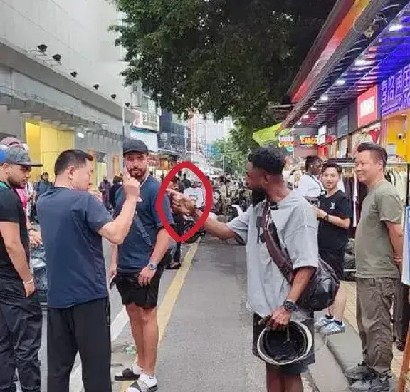 瑞典咋回事？黑星哥咋就这么厉害了？











瑞典现在简直乱成一锅粥