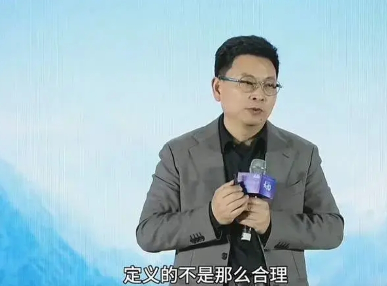 自动驾驶L4和L5区别方向盘
余总虽然说话快也直接，但说的都是对的，尤其在技术领