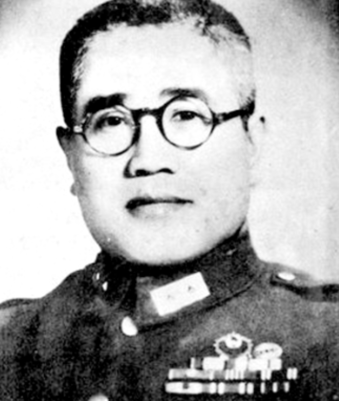 1948年10月23日，廖耀湘派宪兵去枪毙作战不利的师长戴海容。宪兵闯进师部，戴