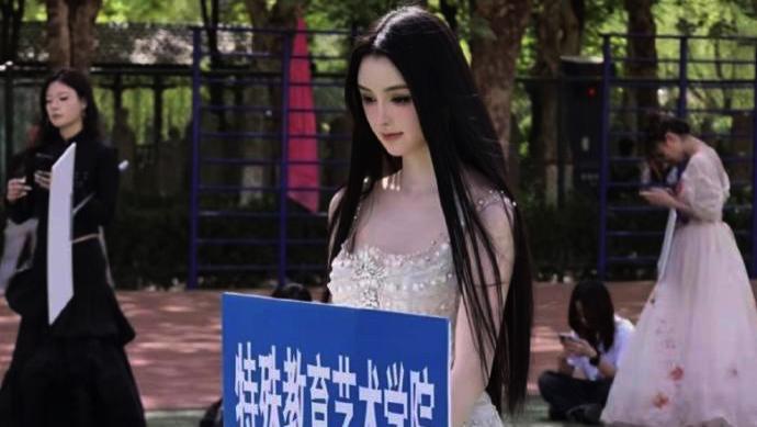 聋哑女生因长相太完美被质疑？各位，看不惯可以不看