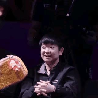 #我的宝藏兴趣#
小蘑菇好幸福啊！
这么小就有机会跟着莎莎一起参赛
接受莎指导的