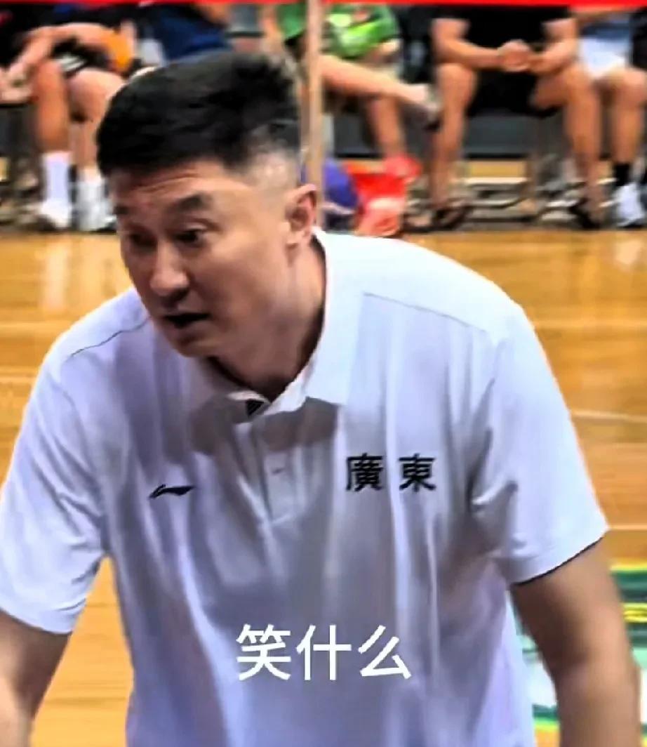 不吐不快！杜锋“吼孩式严格要求”不会让00后年轻球员成长，更新换代是每支球队周期