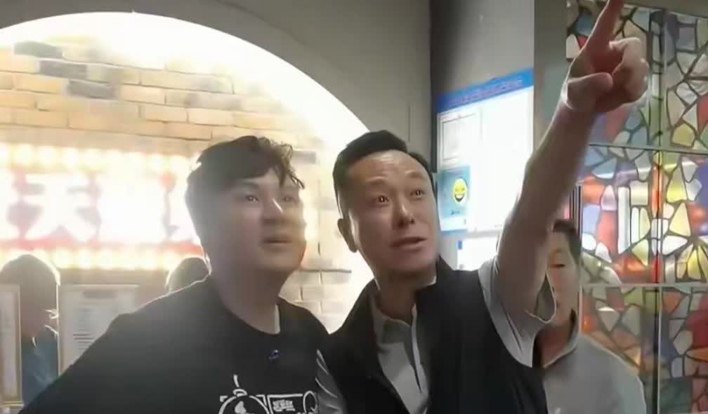 朱桢和高原“握手言和”？
朱桢为了宣传自己的壹天俱乐部，真是煞费苦心，利用姨夫