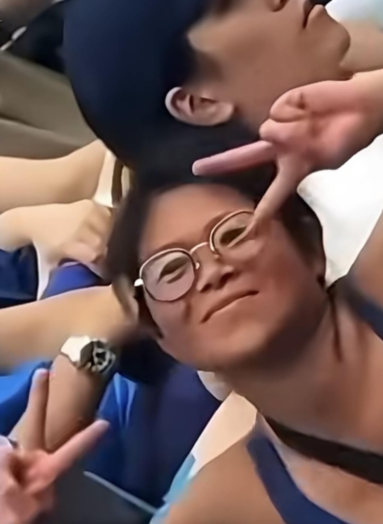 瑞典“护照姐”，网红啦！
“护照姐”在上海旗忠网球中心观赛期间，持续大声喧哗，且