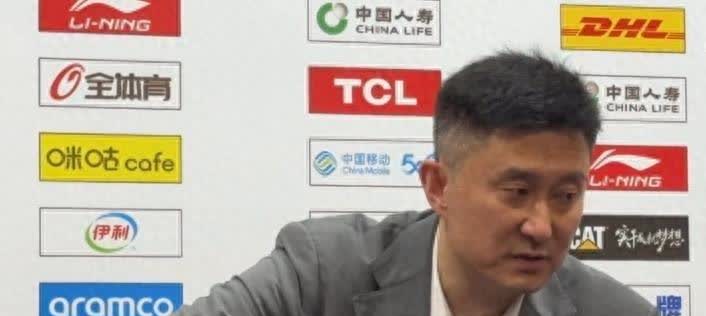 【杜锋：战术连贯性还有待提升，吉伦沃特膝关节伤病仍未完全康复】广东男篮这场赢得够