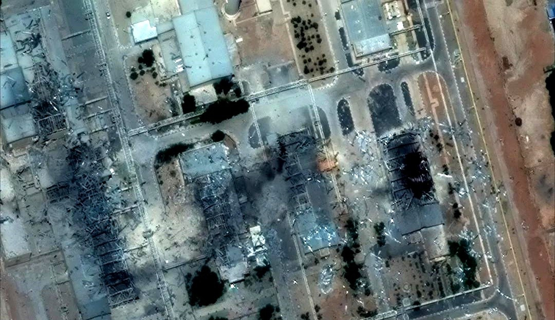 美国炸弹没炸毁伊朗核设施











搞不懂了，美国那么大的钻地弹，投
