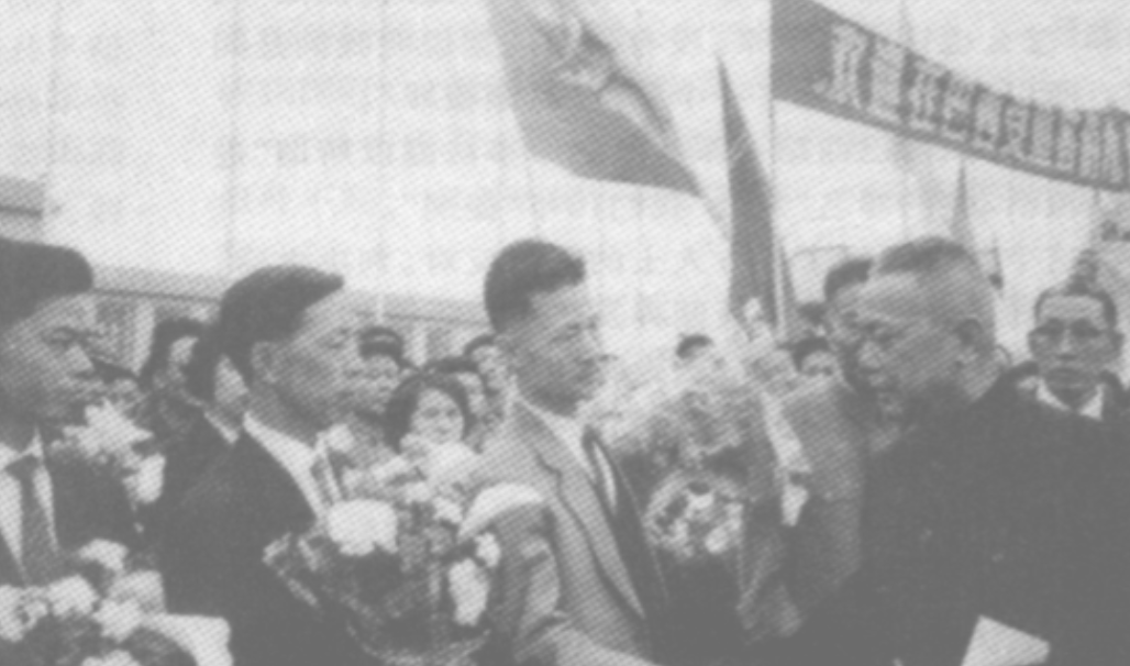 1964年4月，大批巴西军警突然闯入新华社巴西分社，将两名外交官在内的9名中方驻