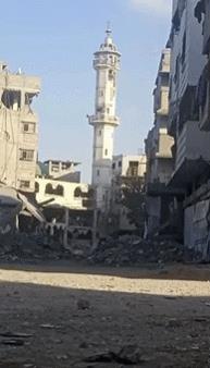 当地时间9月16日，以色列军队摧毁了巴勒斯坦加沙市的艾巴基清真寺，这是一座始建于