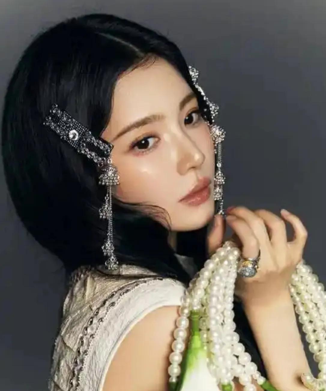 #杜淳妻子自曝当不了演员的原因# 杜淳妻子王灿：“我们毕业属于那种没钱没势没背景
