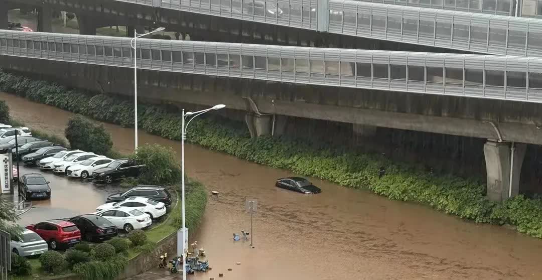 张家界洪水冲走女子确认遇难 天灾面前我们该如何筑牢生命防线？