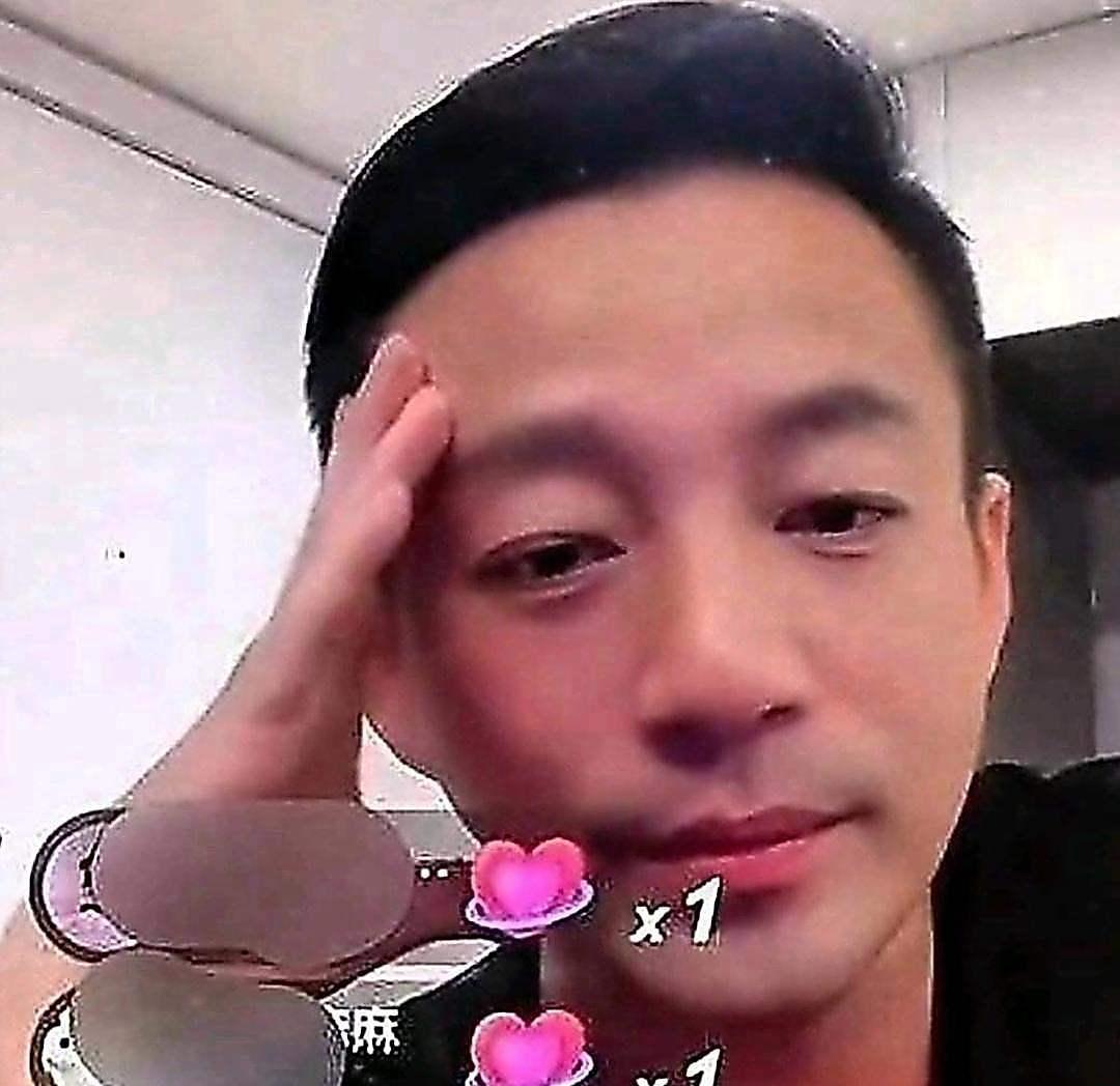 汪小菲在直播时被问到“更喜欢前妻还是现任”，他没绕弯子，说了实在话。
他说和前妻