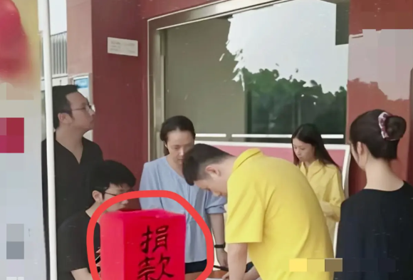 为什么大家对捐款渠道抵触那么大?

一所学校，师生们为了患白血病的学生，好不容易