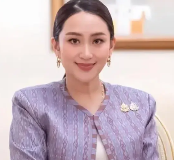 其实都在观望，很多国家都在等中美交锋的结果。在结果出来之前，很多国家都不想过早的