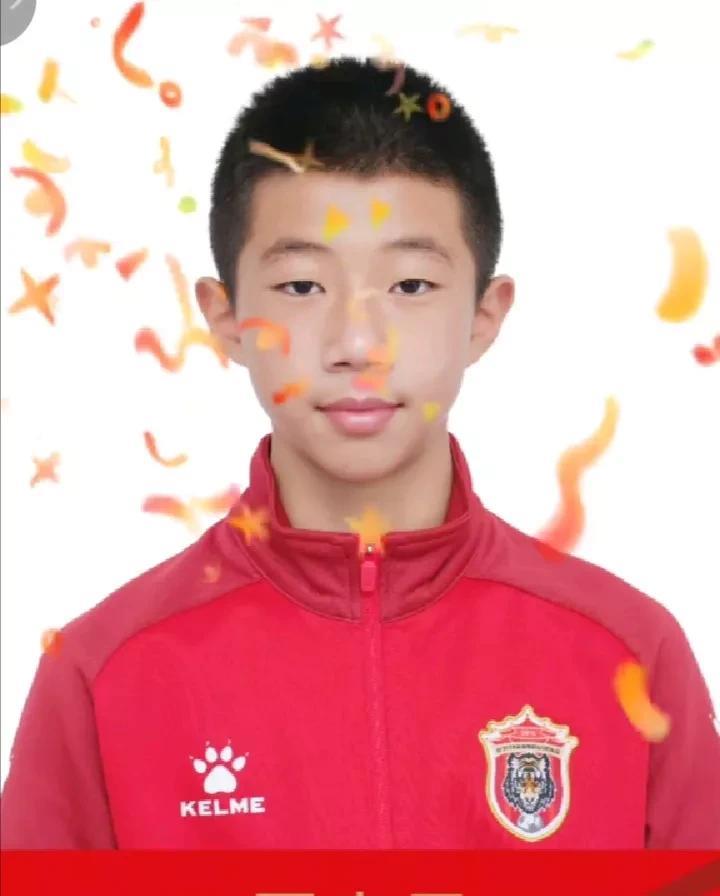 【红星热点】一场比赛打入6球，中国17岁留洋小将震惊西班牙！
【高光时刻】：
一