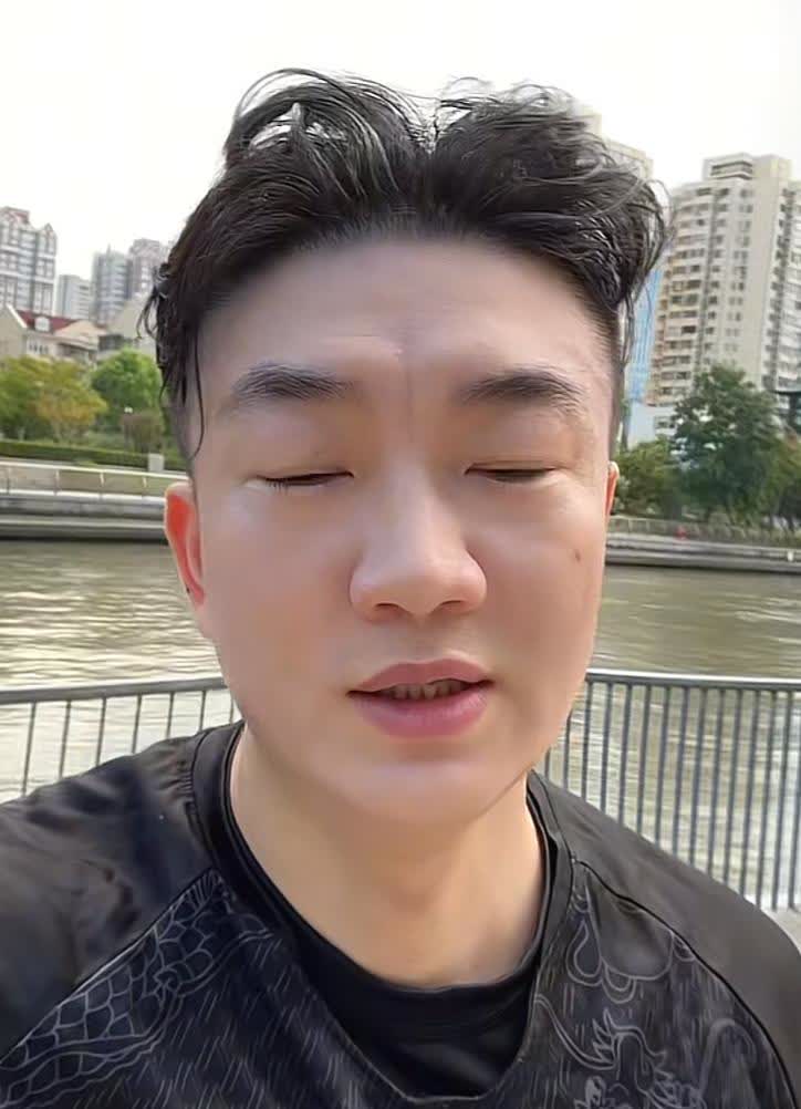 山东泰山旧将戴琳晒出了他在上海跑步的照片。他也怒怼了一部分对他不友好的球迷，因为