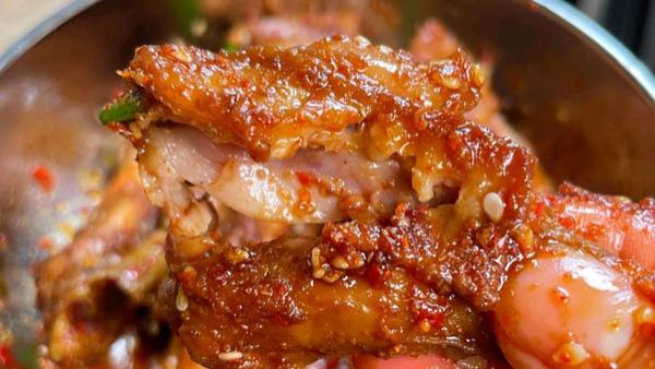 鸡翅星人请注意：孜然暴击来袭，手指舔到停不下来的秘密！