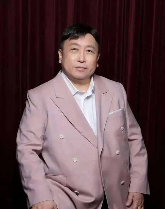 王晶一句“你怎么知道古天乐没有结婚”，直接把古天乐送上热搜。

王晶表示很多娱乐