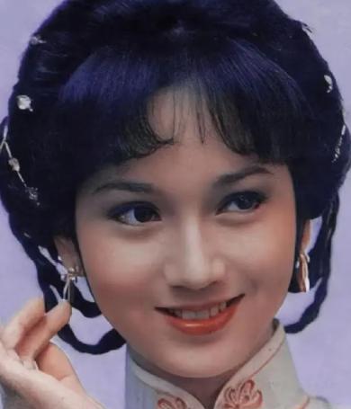 你觉得赵雅芝颜值巅峰是哪个时期，而且为什么会称为不老女神？
要说赵雅芝的颜值巅峰