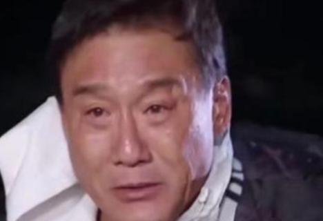 香港为何总对内陆人有偏见？影帝梁家辉道出真相：“香港人其实挺可悲的，被英国人统治