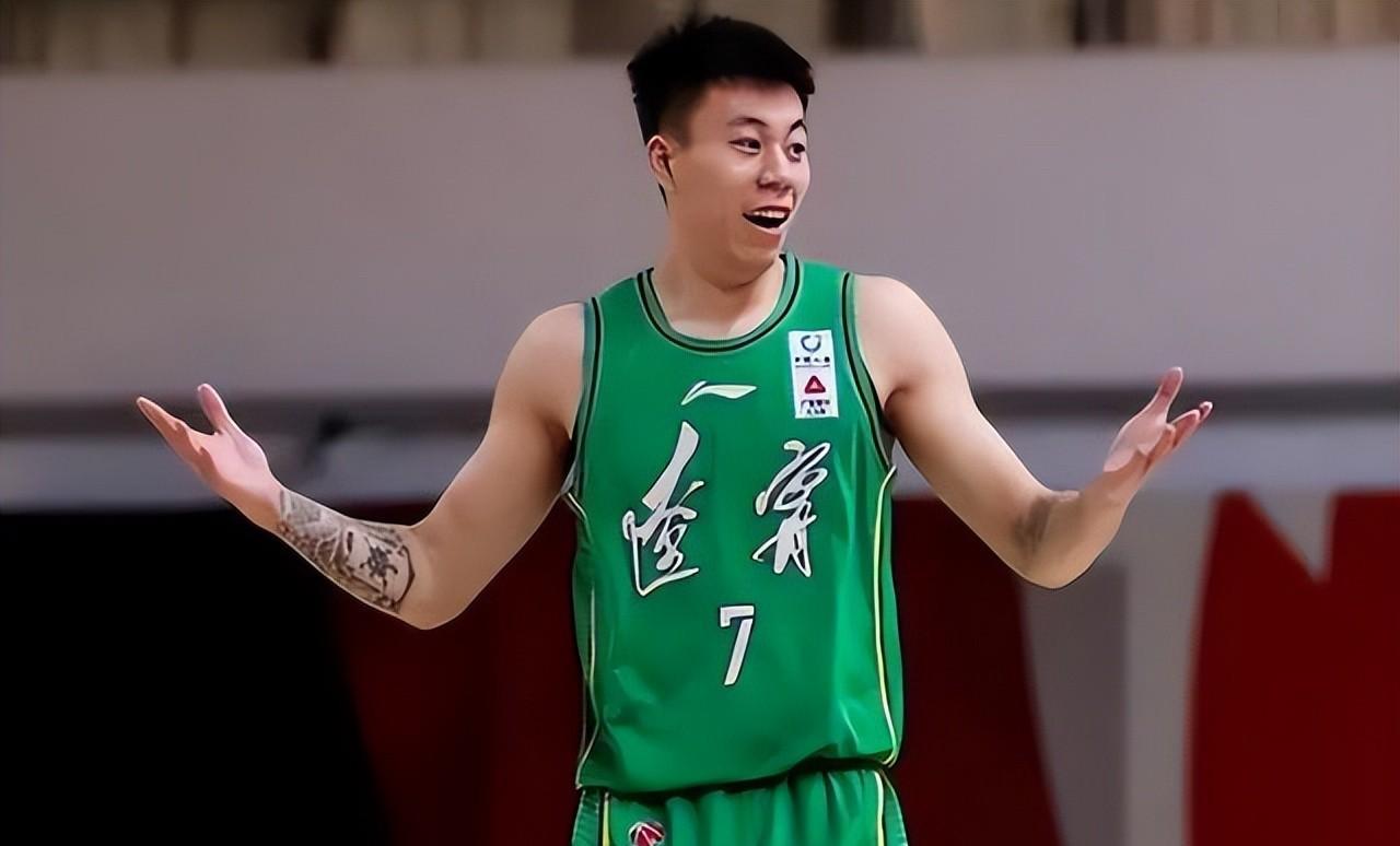 破案了！没有矛盾！张镇麟就是为了去长三角，辽宁本来想换余嘉豪
张镇麟正式转会上海