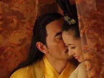 儿子杀父夺皇位

                               