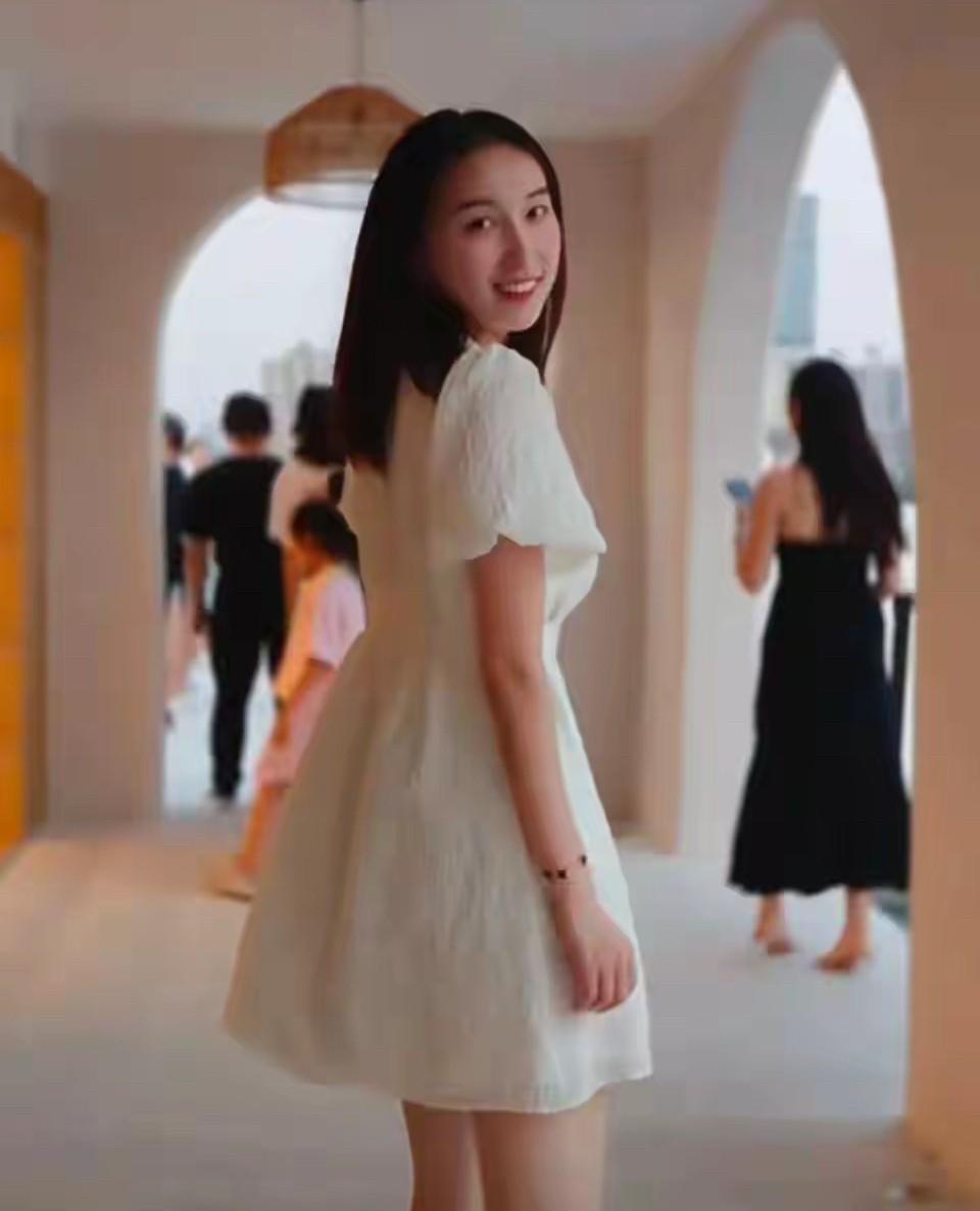 钱美女赢了，3：2，艰难战胜队友，晋级女单16强。
         钱天一首场
