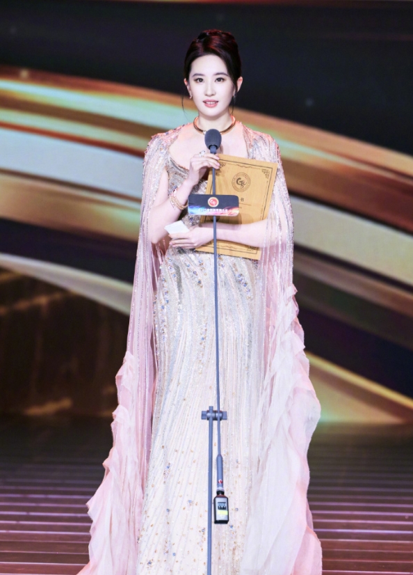 2025电视剧导演大会获奖名单出炉，刘亦菲李现夺得大奖！