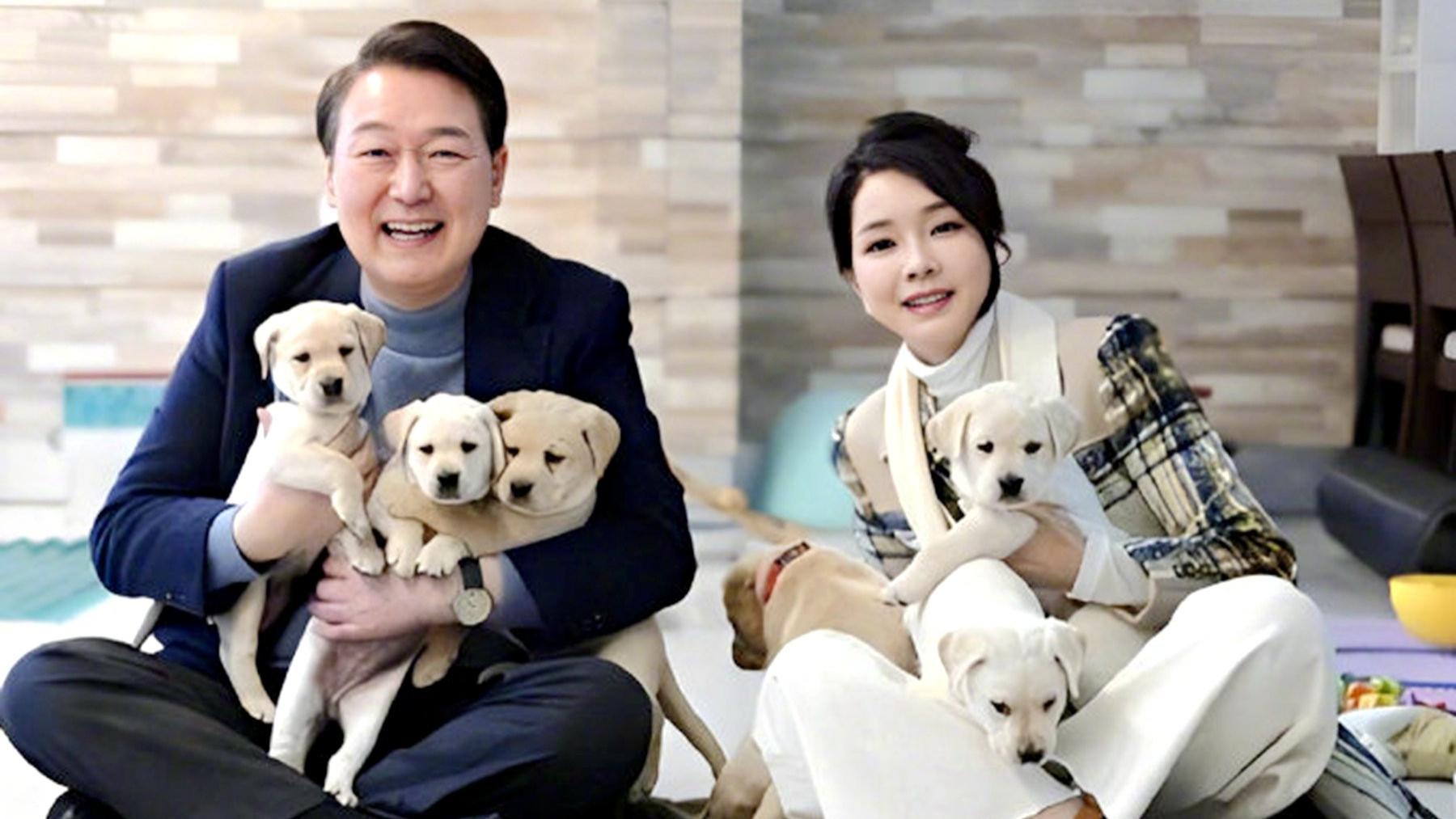 尹锡悦被捕期间饮食曝光：午餐盒饭、晚餐大酱汤，金建希博士学位或被取消