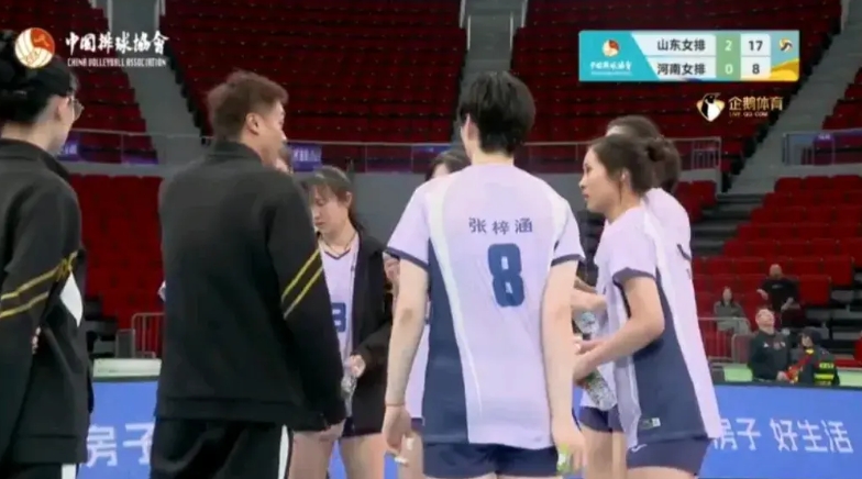 怪不得河南体育局宁愿把国内健将的名额给朱婷的妹妹，也不颁给其她年轻的球员！看昨晚