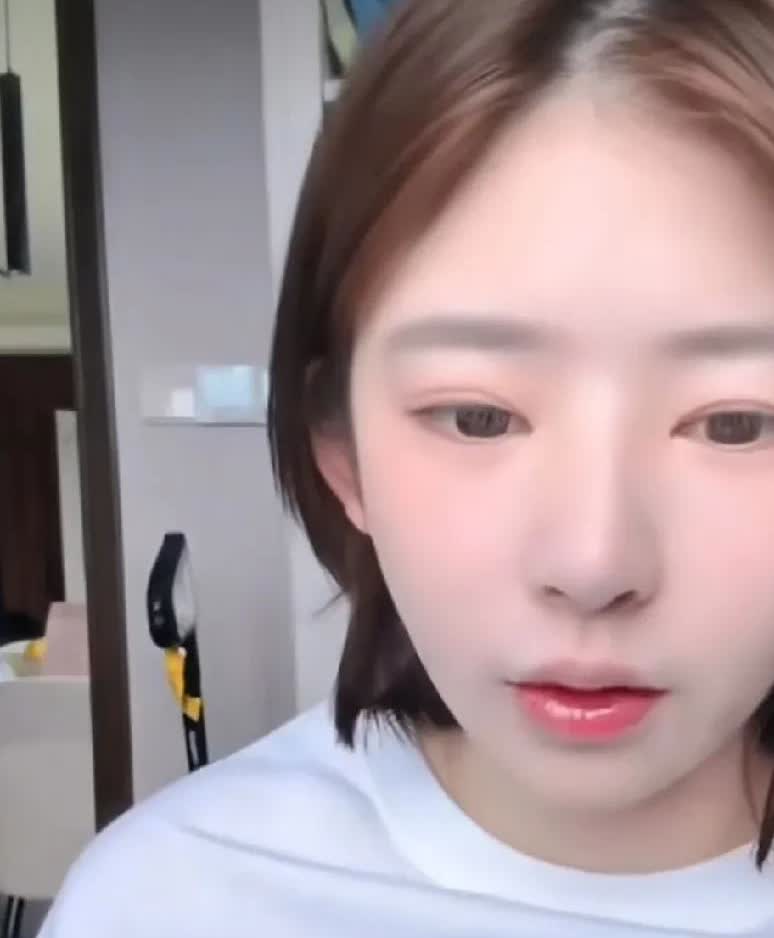 黄一鸣说如果闪闪到需要爸爸的时候，就没办法，就只能再找一个男朋友，给闪闪当爸爸。