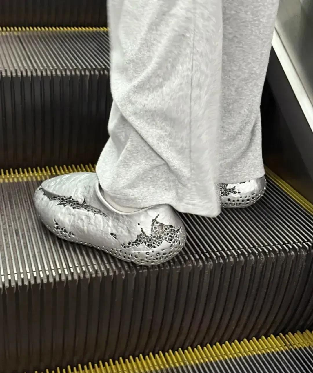 又不会是巴黎世家的吧