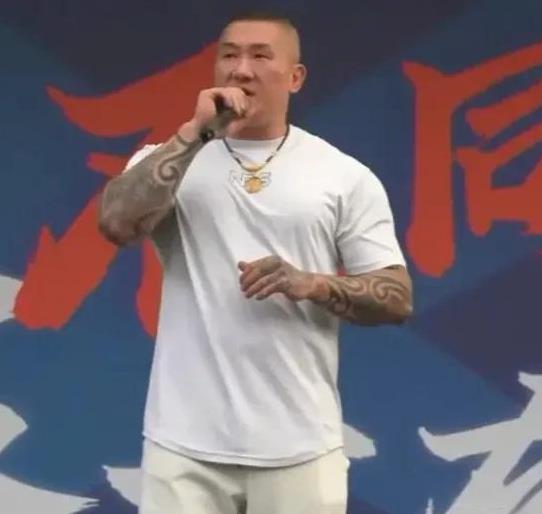 馆长真的变了，他承认以前是坚定的台独分子，但我现在只认是中国人！
6天5夜大陆行