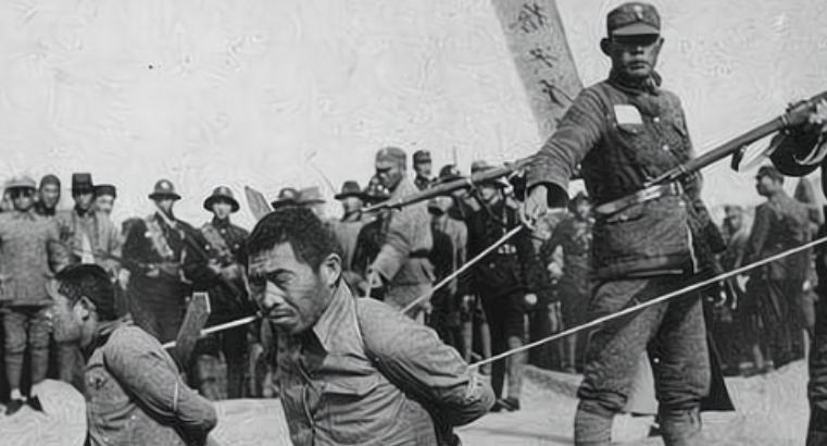 1951年，渣宰洞的一名男特务被判死刑，判决成立以后，这名特务一再为自己辩解，但