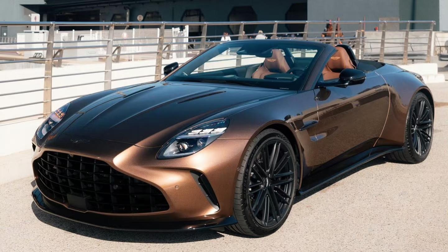 巧克力金阿斯顿马丁 Vantage 敞篷，藏着低调奢华密码