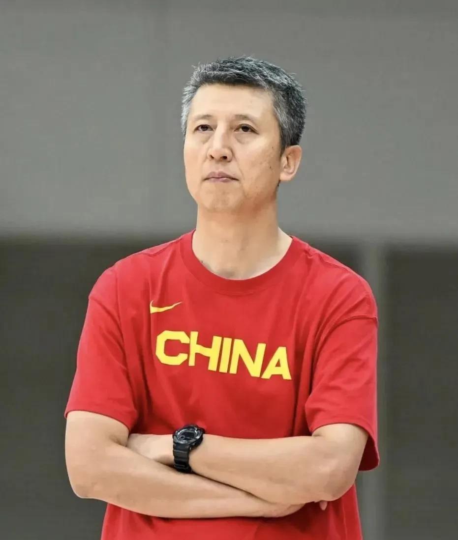 郭士强比杜锋的高明之处——两届国家队的主教练，杜锋带队只获得了亚洲杯第八名，而郭