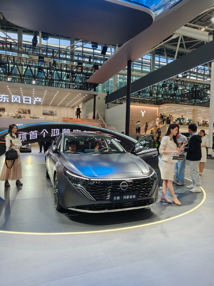 日产终于醒悟了
上了鸿蒙座舱，越来越多的这种老咕噜棒子会醒悟的：我们的市场我们说