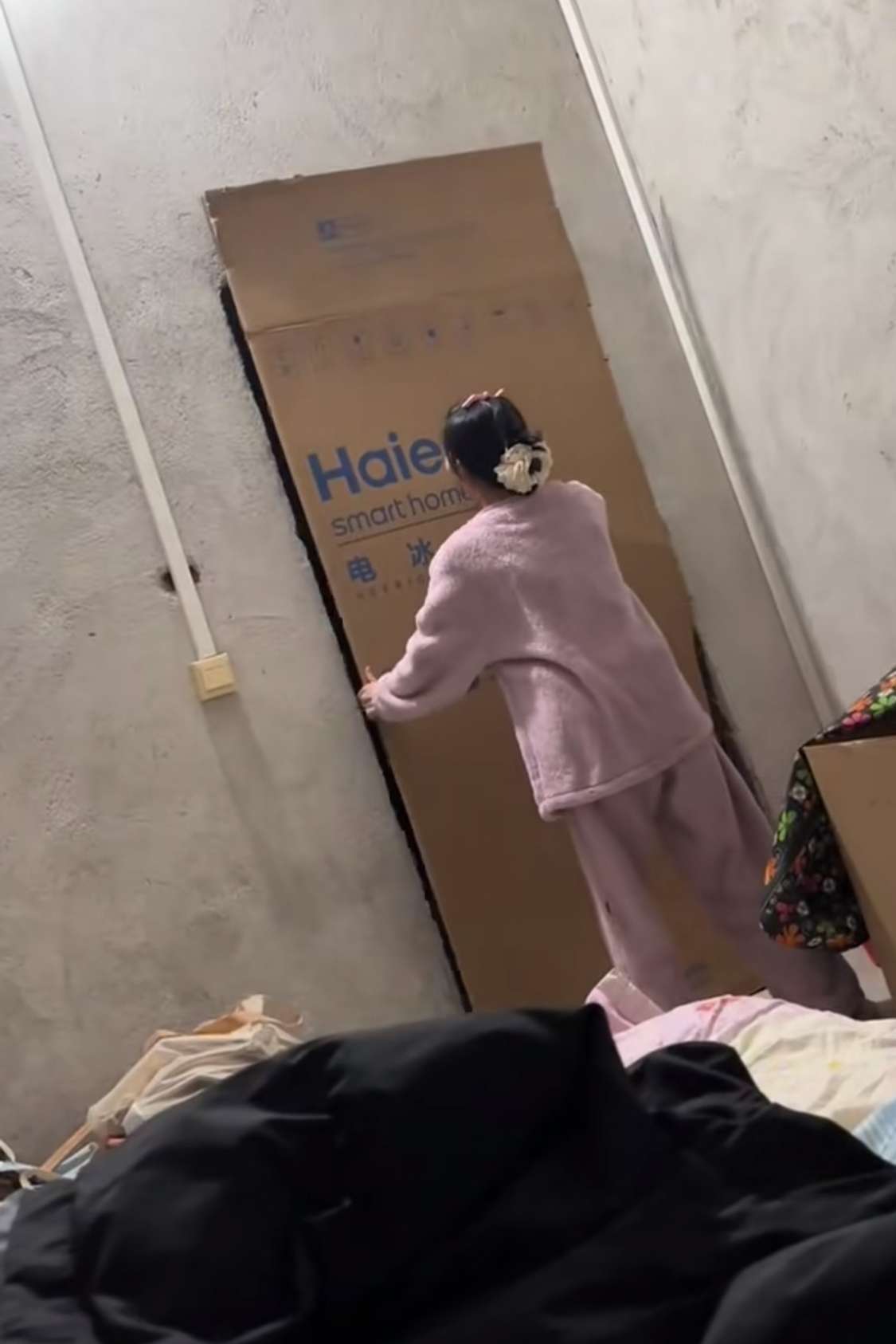 门都没有，还好意思让我来她家。