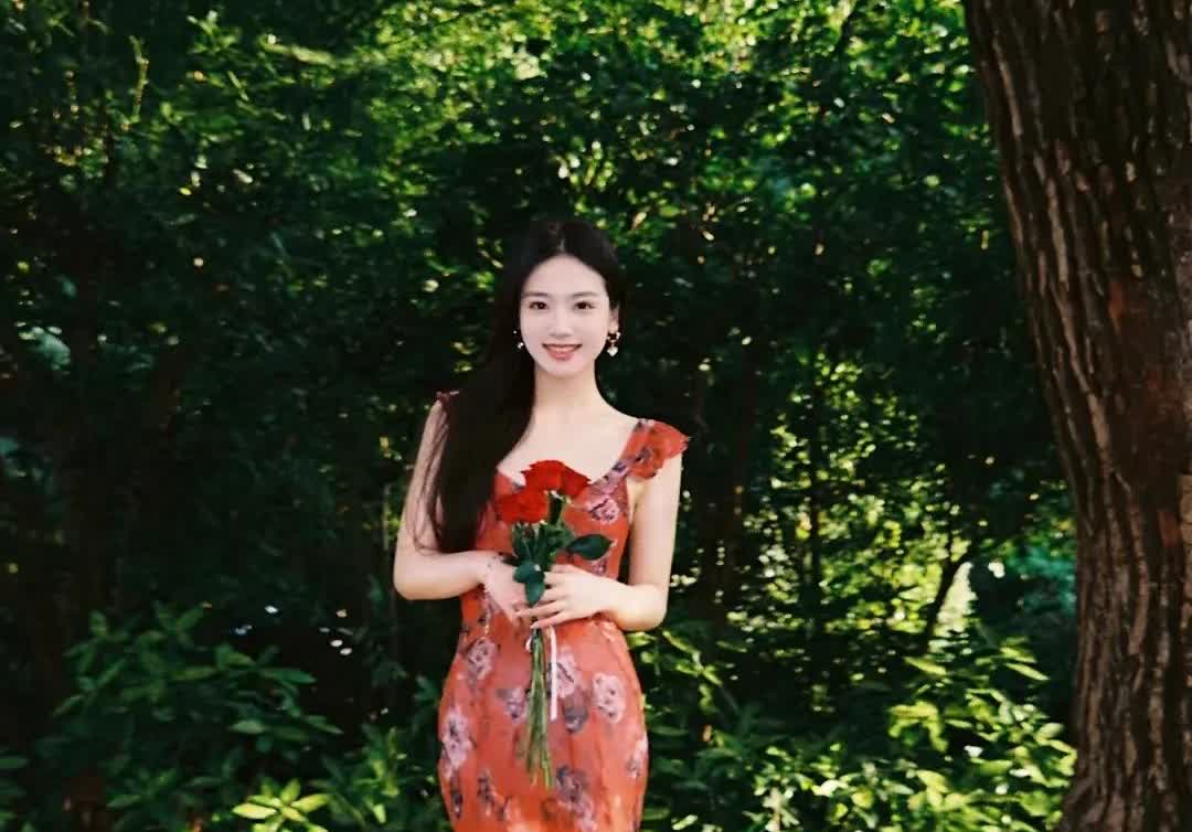 我36岁了，

现在超纠结！

找对象不知道该选大叔，

还是年轻小